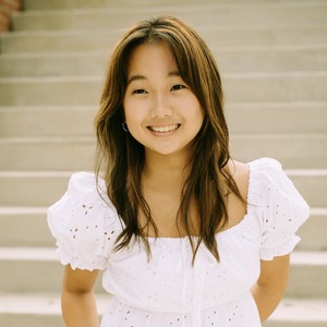 Edenlabraheadshot2026 (1)